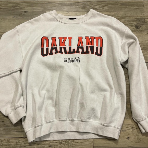 Oakland Sweatshirt - Picture 1 of 3